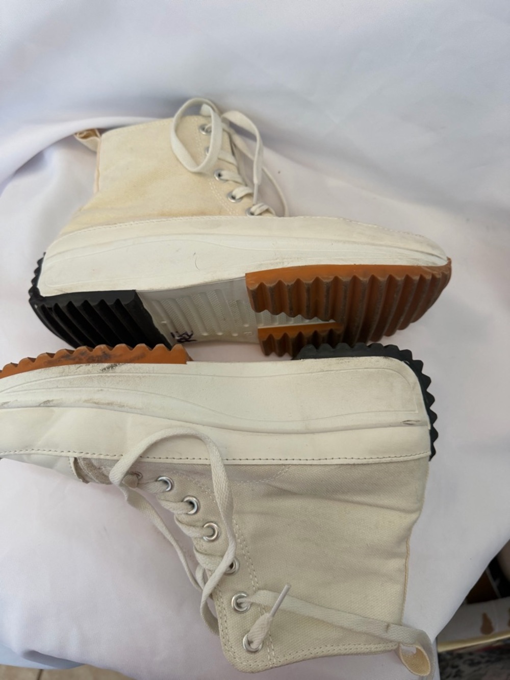 MADRAG Cream High-Top Lace-Up Platform Sneakers with Contrasting Lug Sole - Picture 14 of 15